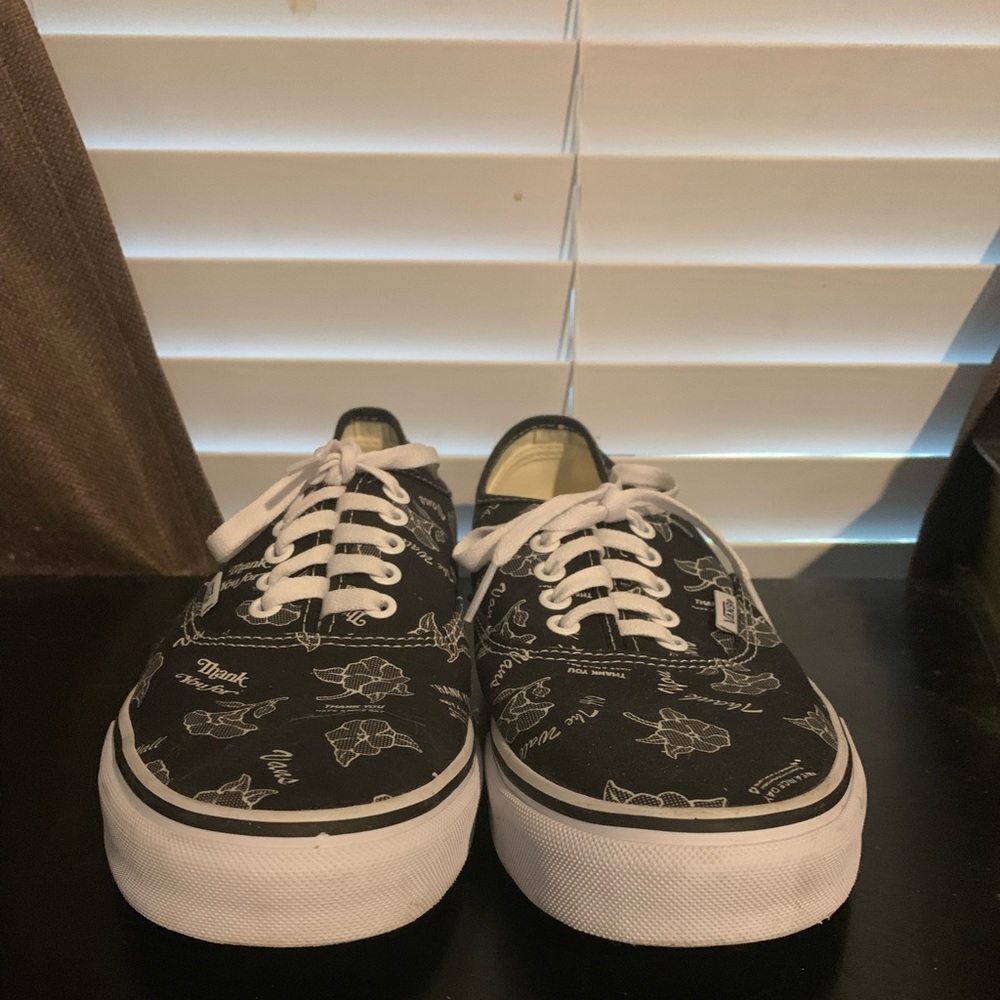 Vans Authentic black white floral design. Sizes (10.5 mens) and (12.0 women) - Picture 2 of 5